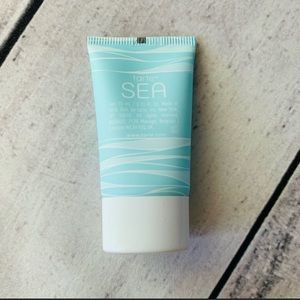 travel-size Rainforest of the Sea™ quench hydrating primer